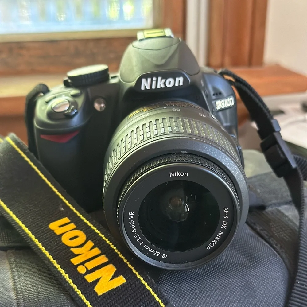 Nikon D3000